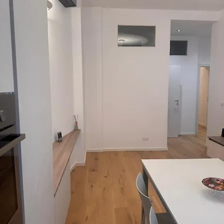Porta Romana - Luminoso Bilocale Apartment Milan