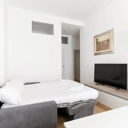 Porta Romana - Luminoso Bilocale Apartment Milan