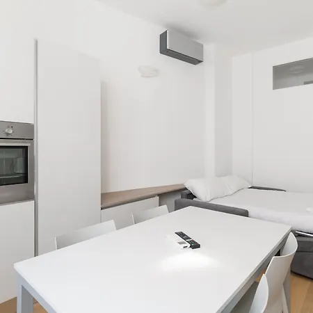 Porta Romana - Luminoso Bilocale Apartment Mailand