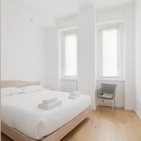 Porta Romana - Luminoso Bilocale Apartment