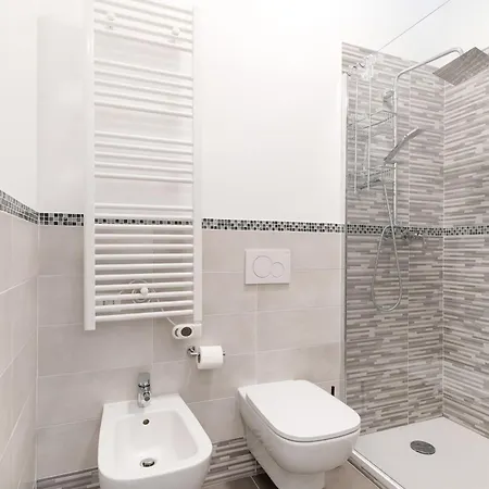 Porta Romana - Luminoso Bilocale Apartment *
